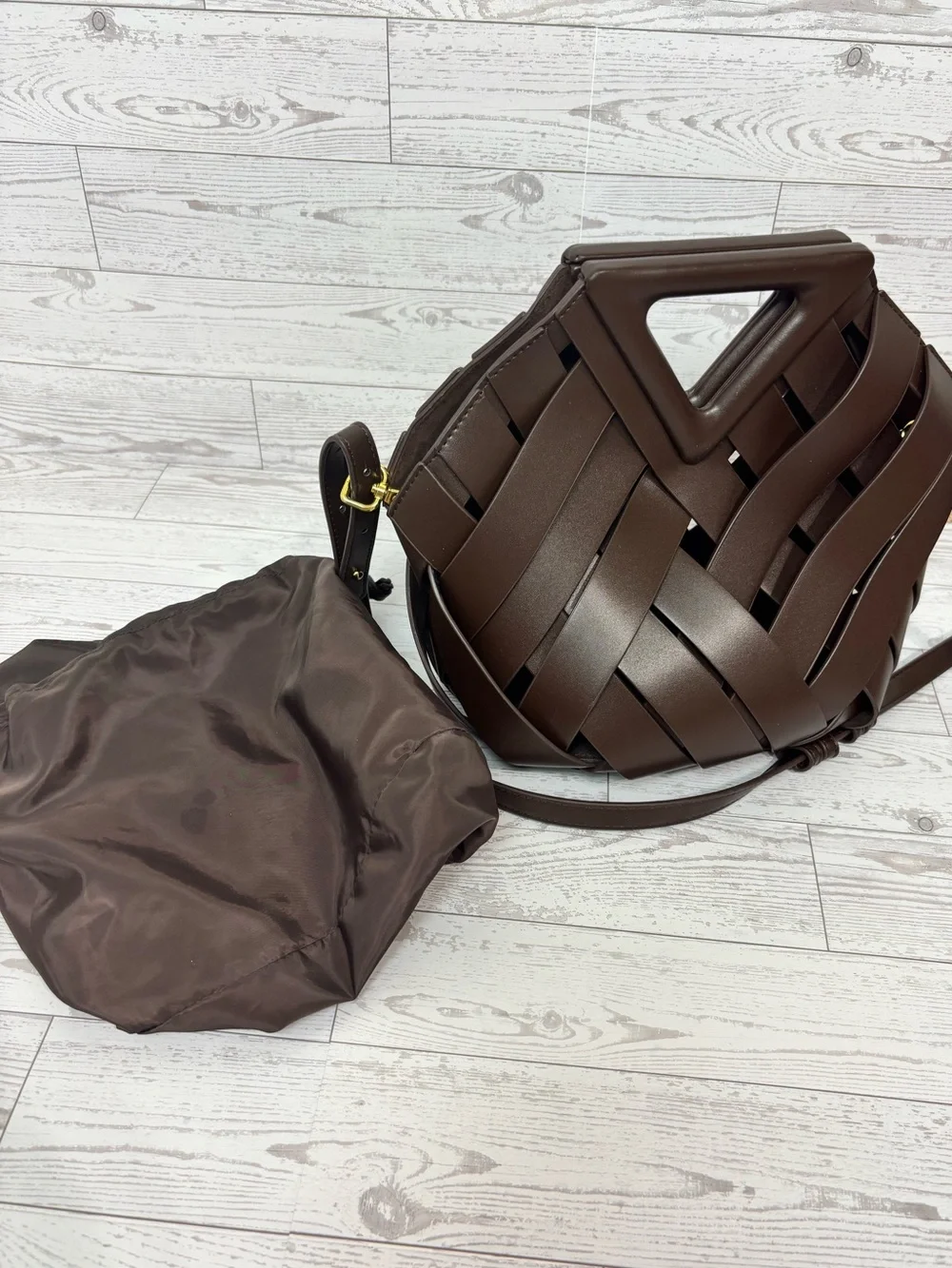 Verano Hill Brown Woven Handbag